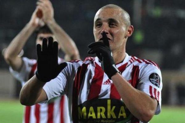 روبرتو كارلوس ينصح الزاكي بالاعتماد على هذا اللاعب