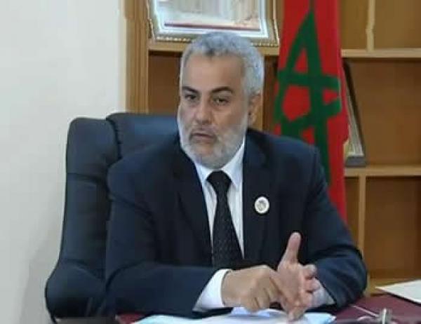 الحكومة تقرر فرض ضريبة على الرواتب التي تفوق 25 ألف درهم شهريا