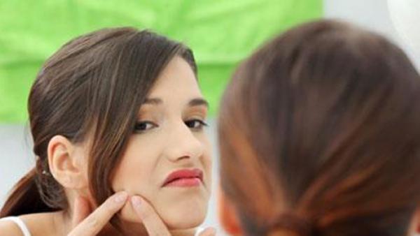 علاج حب الشباب بوصفات طبيعية