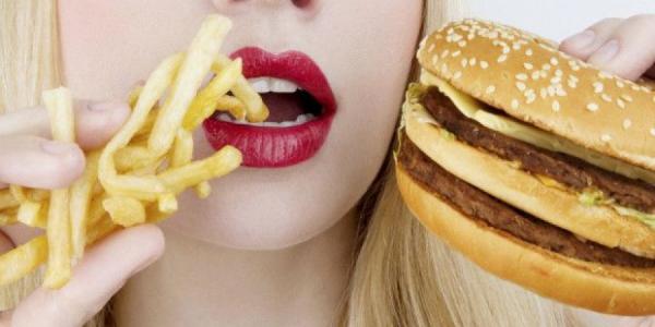 هل تضر البطاطس المقلية البشرة؟