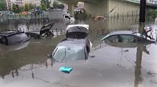 الفيضانات تغرق إسطنبول