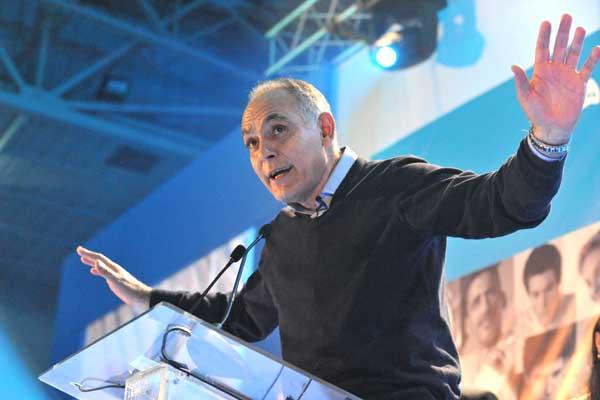 دعم مزوار لاستوزار قيادات شابة يشعل الحرب داخل حزبه