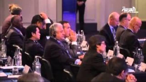 بلاتيني يرفض منافسة بلاتر على رئاسة فيفا