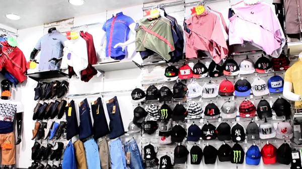 قبل حلول عيد الفطر..ملابس الأطفال تُنافس المواد الغذائية في ارتفاع الأسعار