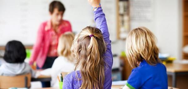 مناصرو اللغة العربية : فرض الفرنسية في السنة الأولى من الابتدائي هو اجترار أزمة التعليم وليس حلها