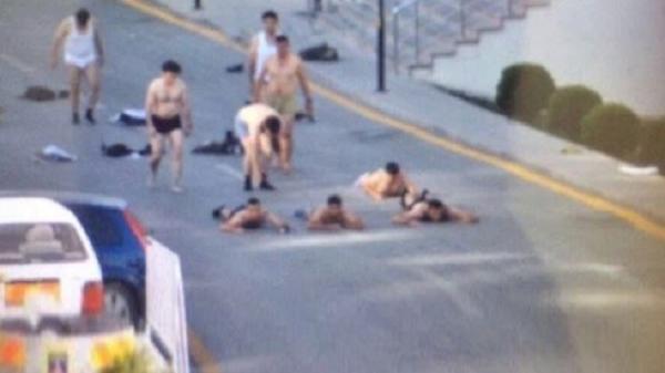 الانقلابيون في تركيا يستسلمون بـ"أجساد عارية" (صور)