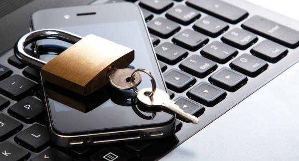 تعرف على أول جهاز هاتف في العالم بكاميرات مخفية(فيديو)