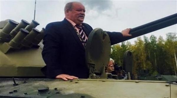 برلماني روسي يُحتجز 5 ساعات داخل دبابة