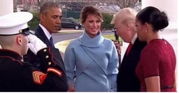 موقف محرج لميشيل أوباما خلال مراسيم تنصيب ترامب