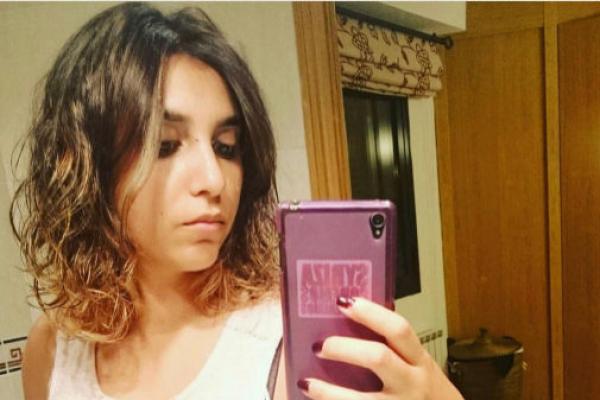 تفاصيل مثيرة في قضية سرقة هاتف المغربية "دينا بوسلهام" المساعدة السابقة لزعيم حزب "بوديموس" الاسباني