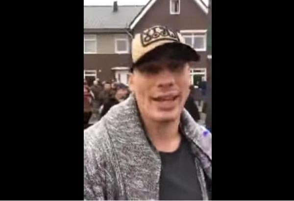 بالفيديو.. ريكو يحتفل رفقة جيرانه بفوزه على بدر هاري