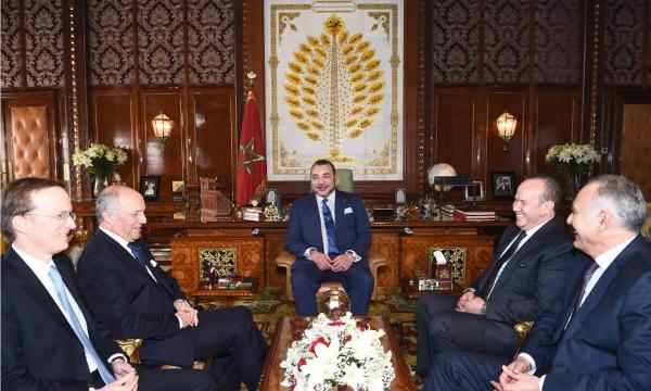 الملك محمد السادس يستقبل وزير الخارجية الفرنسي لوران فابيوس بالرباط