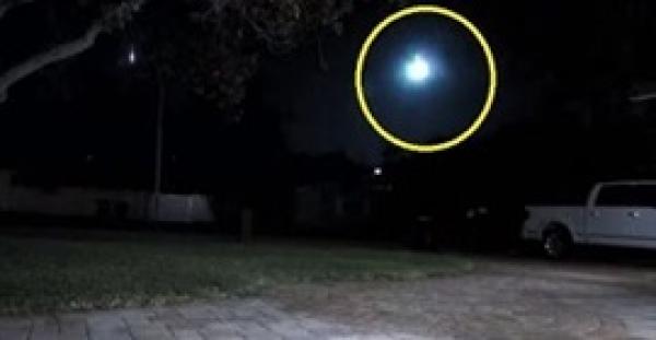 بالفيديو.. كرة نارية عملاقة تظهر في السماء تثير رعب الأمريكيين