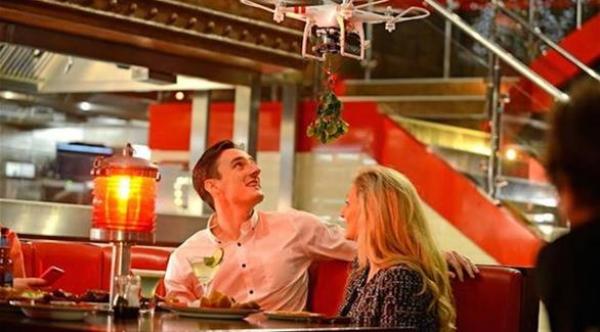 ذهبت لعشاء رومانسي فقُضم أنفها داخل المطعم