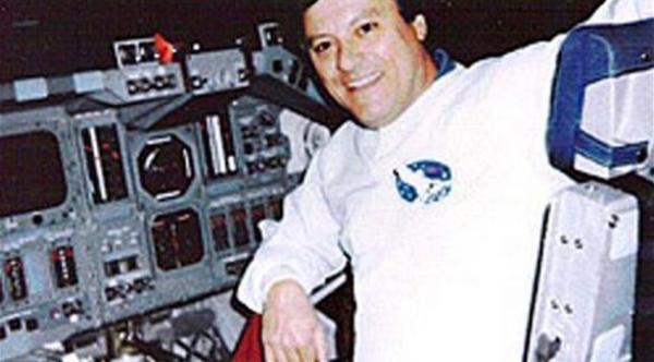 مهندس سابق في "ناسا" يكشف مشاهدته لكائن فضائي