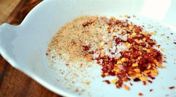 الفلفل الحريف والتوابل بدائل صحية للملح