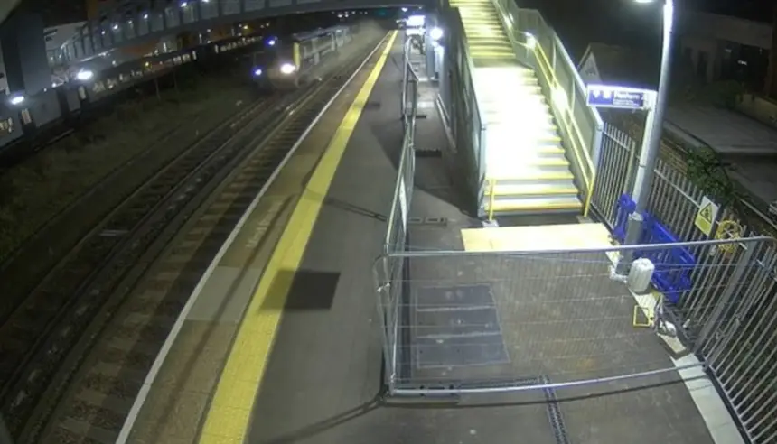 خطأ تقني كاد يحوّل قطاراً سريعاً إلى كارثة بشرية في بريطانيا