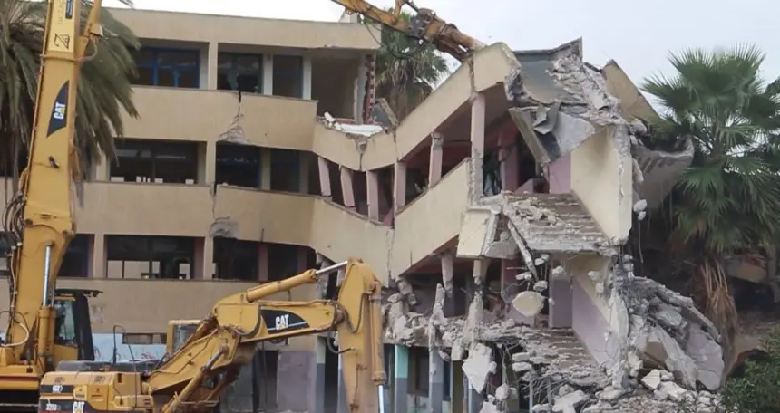 المدينة القديمة تودّع مدرسة درب الإنجليز في مشهد مؤثر