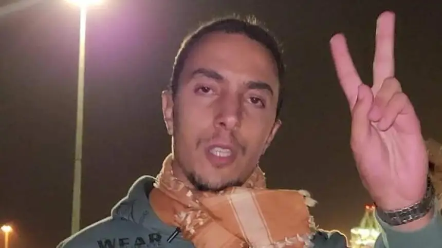 الناشط إسماعيل الغزاوي يغادر السجن