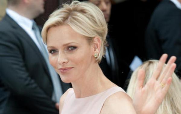 الأميرة شارلين موناكو تعطي الانطلاقة بأكادير لمشروع "تعليم السباحة"