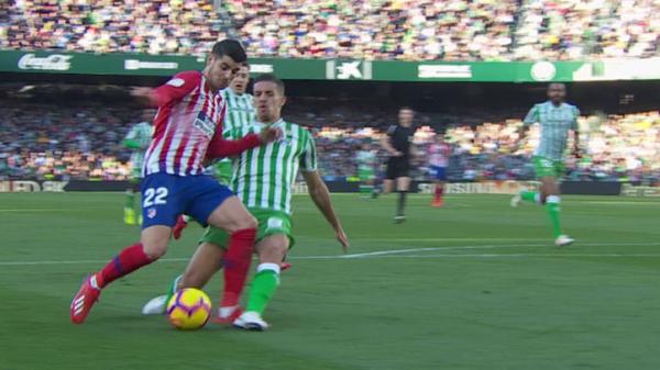 أتليتكو يفشل في استغلال تعثر برشلونة وينهزم أمام أصدقاء فضال