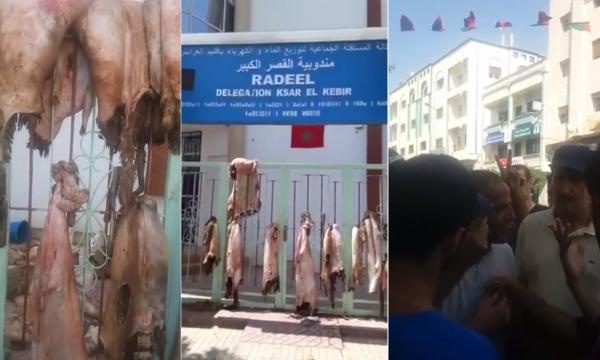 بسبب انقطاع الماء ..سكان القصر الكبير يحتجون بطريقة مثيرة