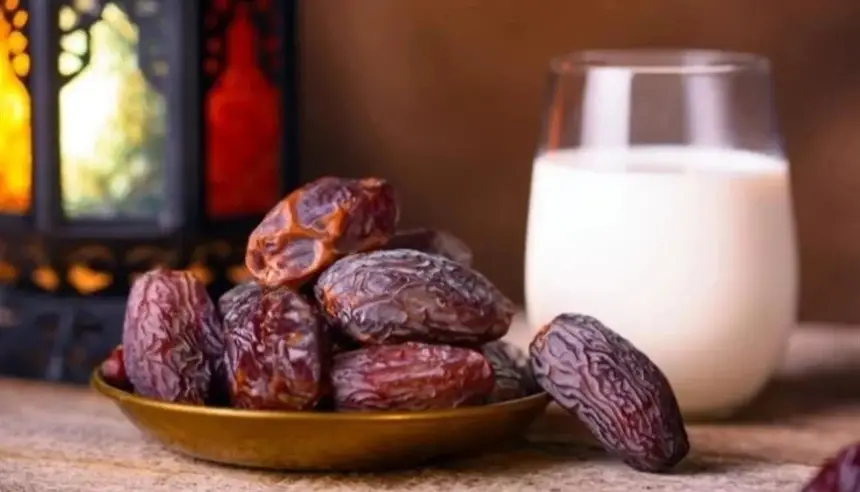 التمر مع الحليب في رمضان بين الشائعة والحقيقة: خبراء يوضحون