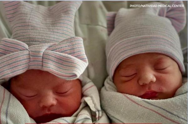 ولادة شقيقين توأم في عامين مختلفين بالولايات المتحدة