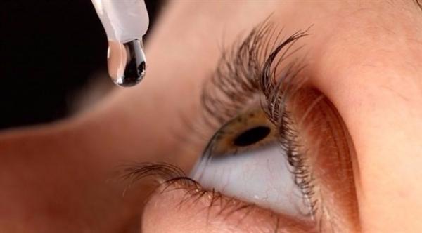 قطرة العين .. هل تتعارض مع العدسات اللاصقة؟
