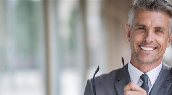 هل الشيب المبكر علامة خطر على القلب؟