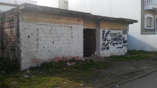 سكان حي الطوابل (سفير) بتطوان يستنكرون