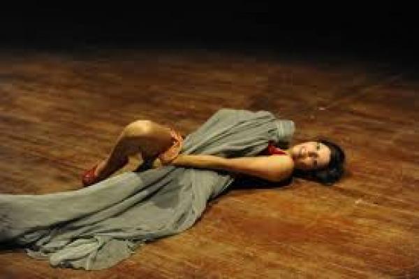 عصيد يتهم مهاجمي لطيفة أحرار بالجهل في الفن