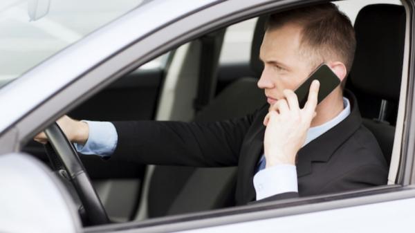 هكذا تستخدم جوالك أثناء القيادة بسلامة