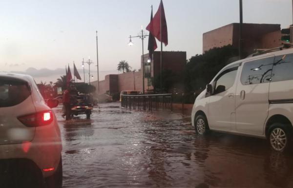 فضيحة: دقائق من التساقطات تغرق مراكش (صور)