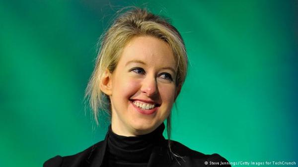 إليزابيث هولمز .. من أغنى امرأة إلى "لا شيء"