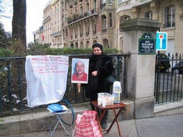 مهاجرة تعتصم من أجل ملاحقة أمني تسبب في وفاة زوجها بمراكش