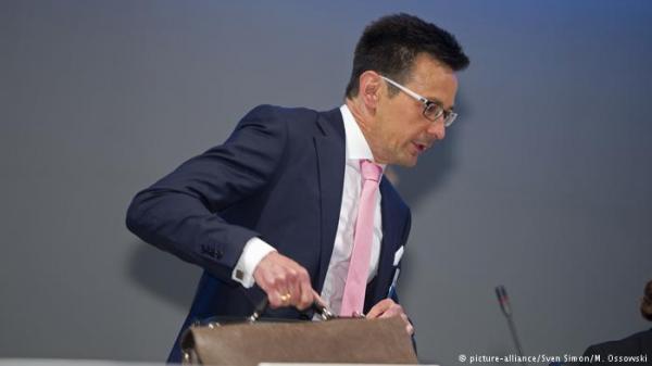 رش "سائل حمضي" على مدير في شركة طاقة ألمانية