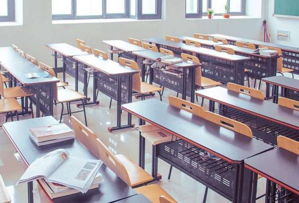 نقابة تعليمية تتشبث بإتمام السنة الدراسية وبتشجيع الأسرة التعليمية ماديا وإداريا