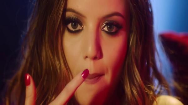 فنانة مغربية تمثل إسبانيا في مسابقة "أوروفيزيون" الشهيرة