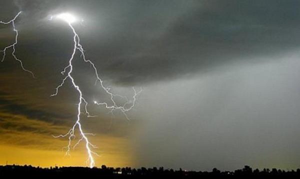 الفقيه بن صالح: صاعقة رعدية تضرب شابا وترديه قتيلا على الفور