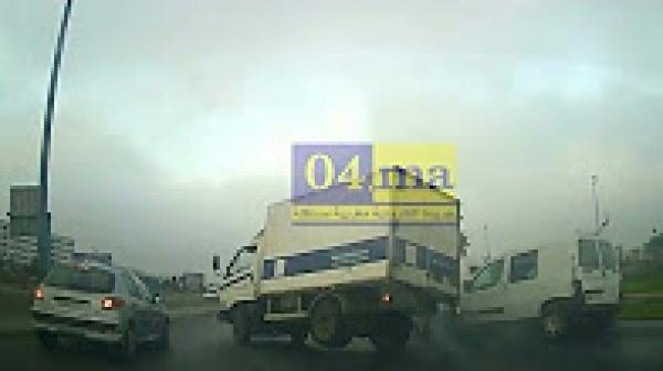 حادثة سير خطيرة في لوطوروت ديال كازا و  صاحب الشاحنة يهرب