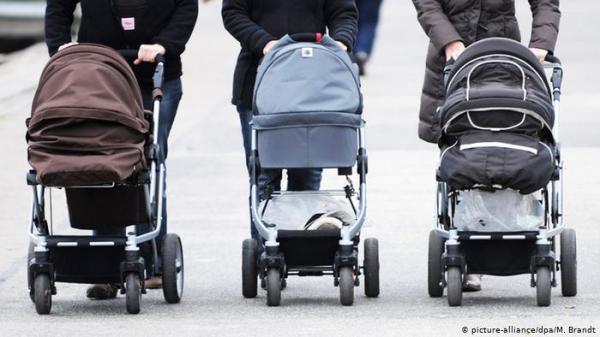 جد يرزق بثلاثة أحفاد من ثلاث بنات في ثلاثة أيام!