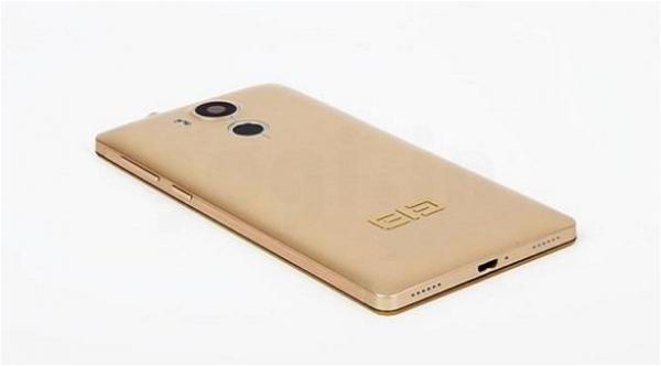 هاتف صيني بمواصفات خارقة ينافس أبل وسامسونغ