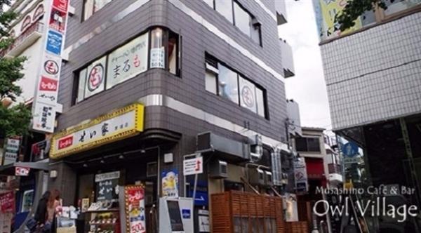 طوكيو: مقاه خاصة للبوم تثير انتقادات ناشطين