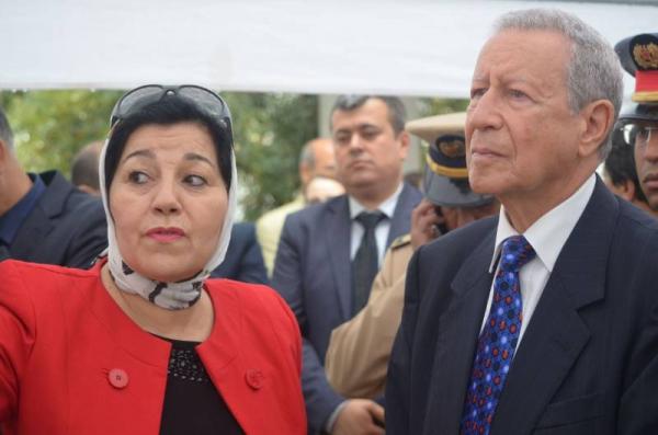 فضيحة: معلمون للتلاميذ " جيبو 20 درهم باش نصلحو الأقسام "