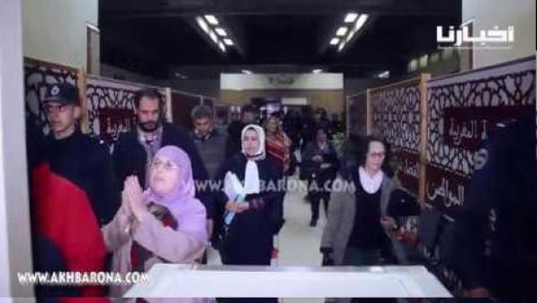 بالفيديو: عائلات معتقلي الريف ينظمون مسيرة احتجاجية بالمحكمة