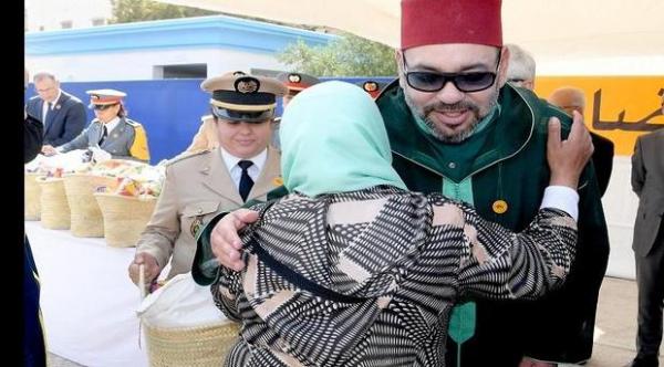 الملك يعطي بالرباط انطلاقة عملية الدعم الغذائي لرمضان..بميزانية تفوق 7 ملايير