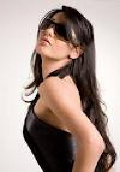 عارضة ازياء اسبانية تحشو أردافها وثدييها بالكوكايين