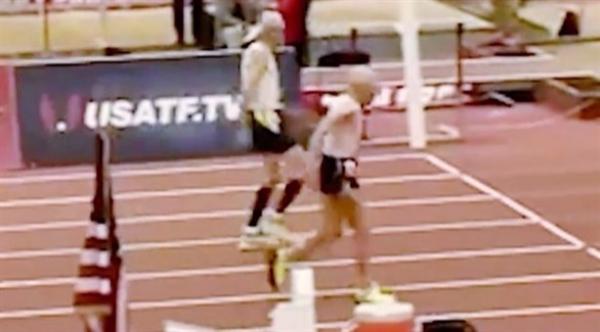 أمريكي عمره قرن يفوز بسباق بالجري على منافسه التسعيني