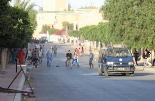 النائب البريطاني الذي كان وراء مجموعة من التصرفات يوم السبت الماضي بالعيون لا يمثل رسميا الدولة التي ينحدر منها (الولاية)